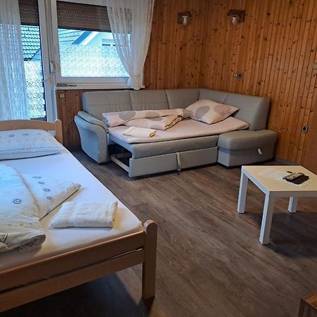 Kiara Rooms Jesenice Extérieur photo